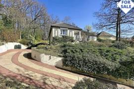 Detached Country House with Woodland Plot