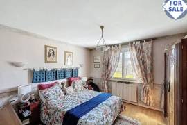 Detached Country House with Woodland Plot