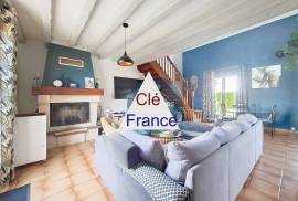 Detached Country House with Open Views