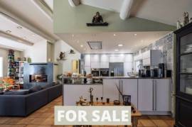 Contemporary Detached House with Swimming Pool Contemporary Detached House with Swimming Pool