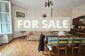 Traditional House with Garden