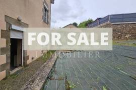 Traditional House with Garden