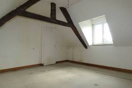 Detached Country House to Improve with Garden