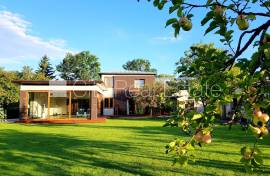 Detached house for sale in Riga, 370.00m2