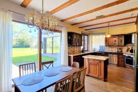 Detached house for sale in Riga, 370.00m2