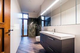 Detached house for sale in Riga, 370.00m2