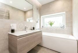 Detached house for rent in Riga, 280.00m2
