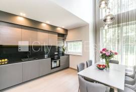 Detached house for rent in Riga, 280.00m2