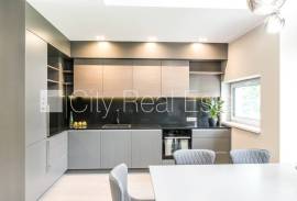 Detached house for rent in Riga, 280.00m2