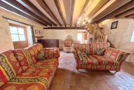 5 room, 96m2 Hamlet house for sale in Lucay le male - 170 000 € *