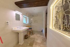 5 room, 96m2 Hamlet house for sale in Lucay le male - 170 000 € *