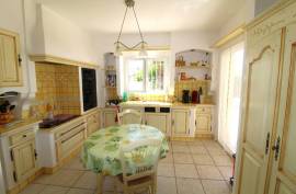 4 room, 142m2 House for sale in Florensac - 450 000 € *