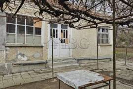 Casa con amplio terreno en el pueblo de Gyulyovtsa, región de Burgas