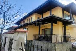 Renovated 3-Bedroom Semi-detached house close to the beach