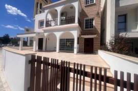 Well-Sized Three-Bedroom Upper-Floor House for Rent near Mall of Larnaca