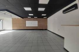 Local commercial pour cabinet médical, bureaux ou commerce