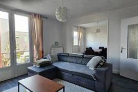 Apt T4 avec balcon, cave et garage