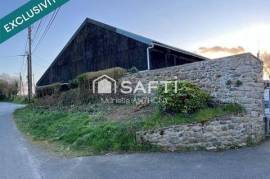 RARE. HANGAR DE 315 M² AU COEUR DU BOURG.