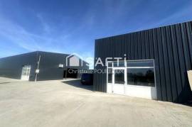 Ensemble de deux grands entrepôts neufs à Benet (2021)