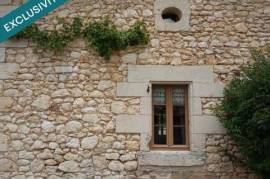 Maison principale + 2 gîtes attenants