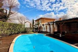 Superbe maison au calme sur belle parcelle avec piscine, garage, ateliers et dépendance T2