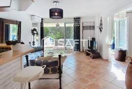 Appartement T2 bis en rez-de-jardin avec terrasse et aperçu mer