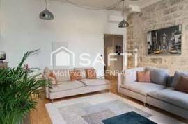 Magnifique appartement, trois chambres, centre.