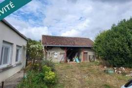 Dans village au calme, maison 4 chambres, terrain