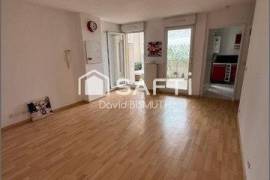 Appartement 3 pièces 2 chambres de 60 m2 Terrasse de 10 m2 Dernière étage DPE 