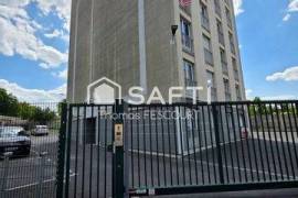 parking a vendre proche Hospital
