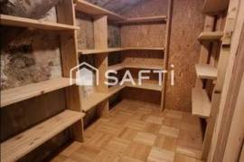 Grande cave dans copropriété sécurisée