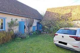 Maison de charme dans jardin clos