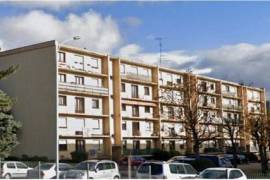 Appartement T3 2 chambres, 2 balcons , places de parking , 4ieme étage sans ascenseur