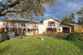 Maison avec jardin clos et garage camping-car