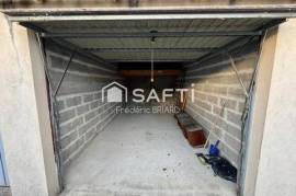 Les Sables d'Olonne. Garage sécurisé 15.30m2