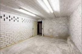 Grande cave 17 m² – Quartier Victor Hugo / Étoile – Paris 16e