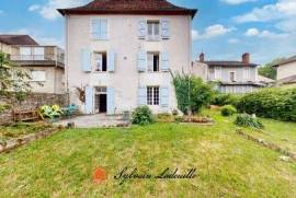 Maison de caractère au cœur du Bugue – 330 m² Habitables