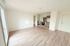 À Brie-Comte-Robert, 3 pièce, balcon, 2 places de parkings