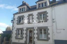 PLEYBEN (29190), Plein Centre Bourg