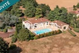 Domaine d'exception arboré et clos avec 2 habitations sans vis-à-vis à 1 km de Ruffec