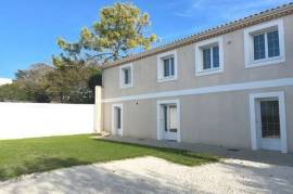 T3 Plain-pied, terrasse et cour privative au cœur de Meschers.