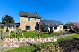 BELLE BATISSE EN PIERRE + FUTUR GITES OU BUREAU