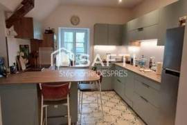 NOUVEAU...!!! APPARTEMENT DE CARACTERE - A 5 minutes à pieds du centre ville