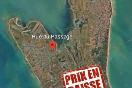 Maison Plain Pied + double garage sur terrain clos