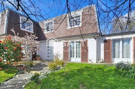 Maison familiale lumineuse 159 m² – 5 chambres – Jardin paysagé au calme