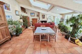 T8 235 m² en pierre lumineuse- Au calme- DPE C