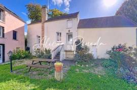 Crespières : maison ancienne à rénover