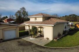 Maison avec 1,2 hectare de terrain