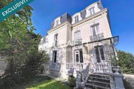 Mansard XIXe avec grand jardin à Montmorency.