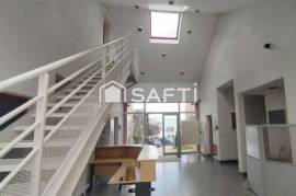 Vente immeuble de bureaux indépendant de 367 m² à Linas